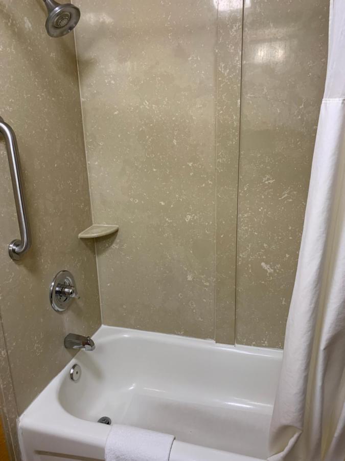 Quality Inn & Suites Quantico Stafford Eksteriør bilde