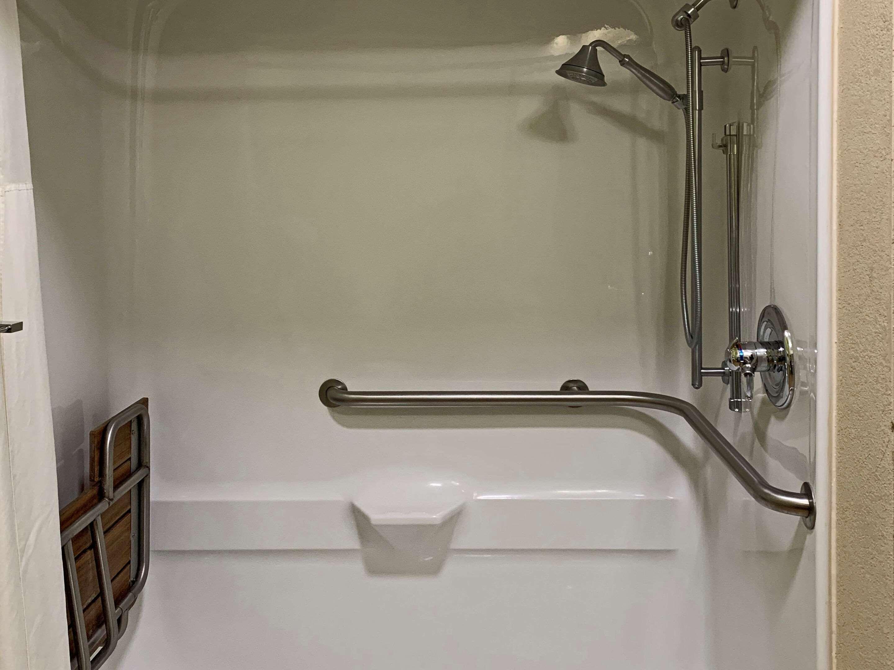 Quality Inn & Suites Quantico Stafford Eksteriør bilde