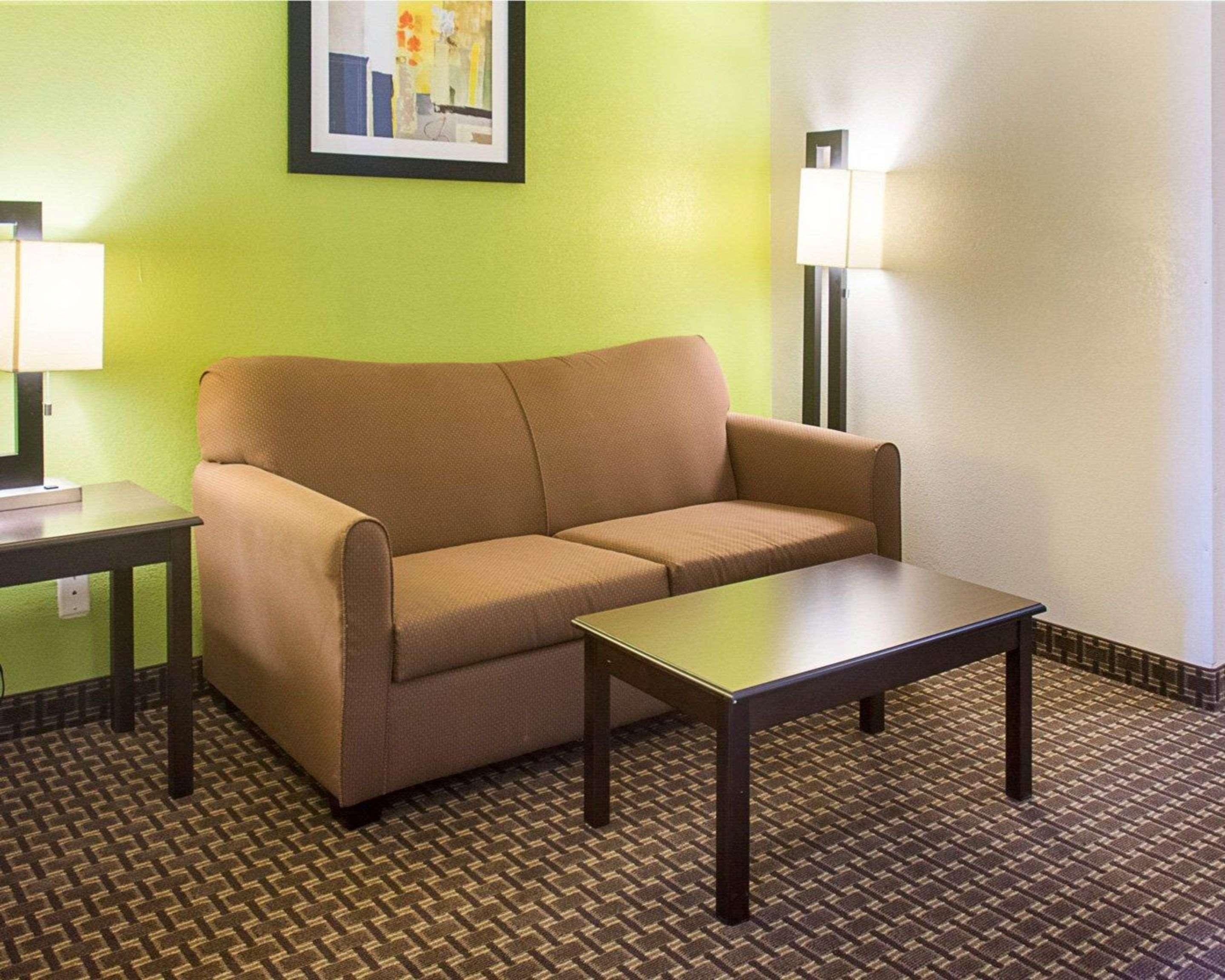Quality Inn & Suites Quantico Stafford Eksteriør bilde