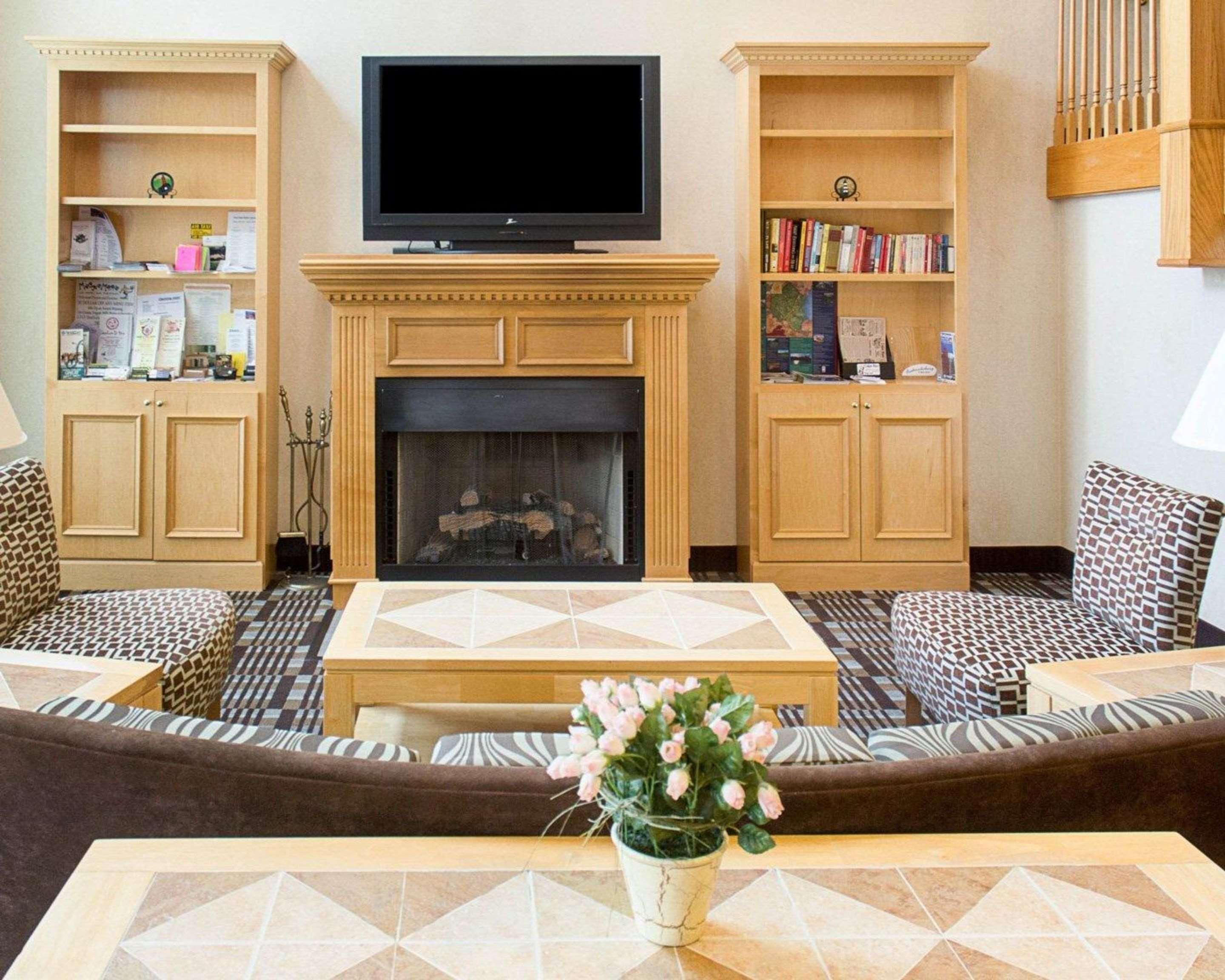 Quality Inn & Suites Quantico Stafford Eksteriør bilde