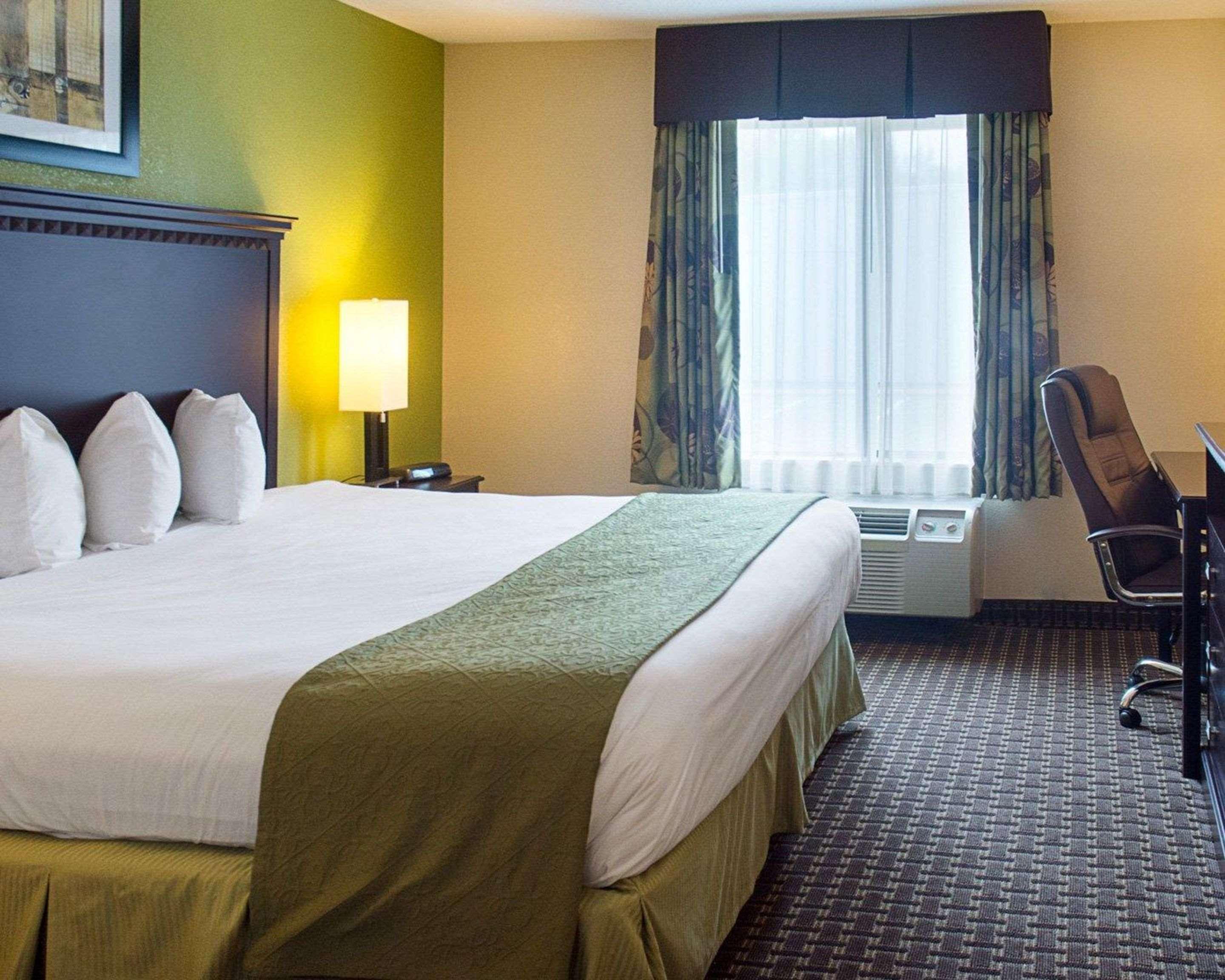 Quality Inn & Suites Quantico Stafford Eksteriør bilde