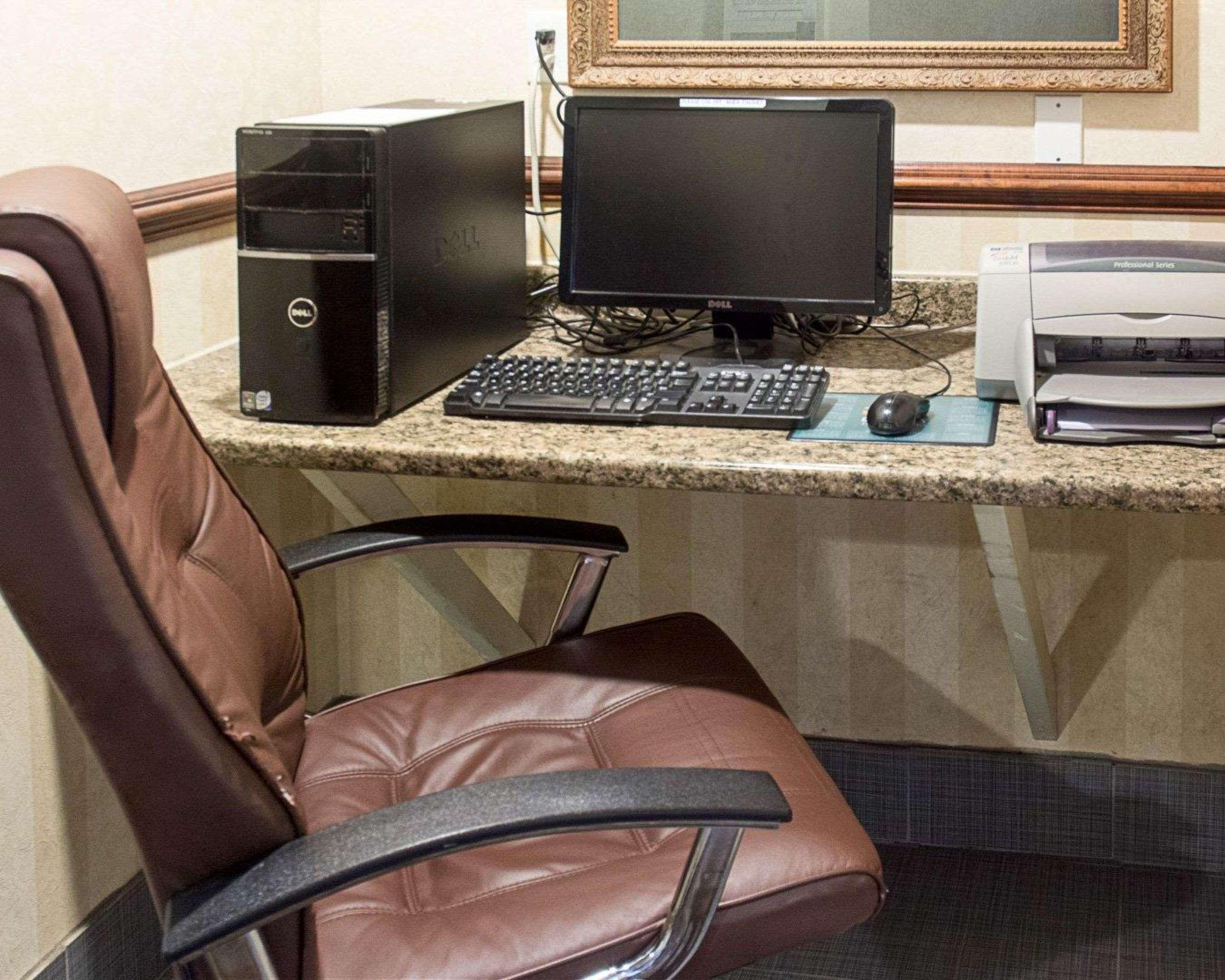 Quality Inn & Suites Quantico Stafford Eksteriør bilde