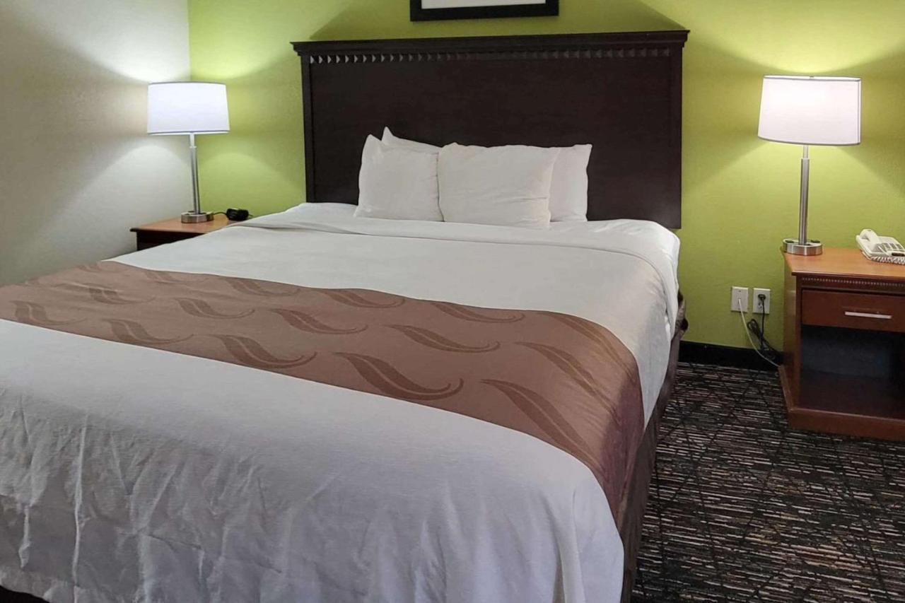 Quality Inn & Suites Quantico Stafford Eksteriør bilde