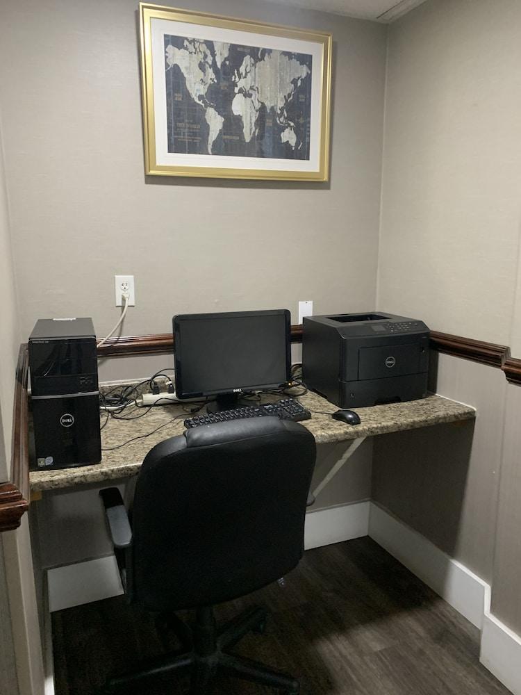 Quality Inn & Suites Quantico Stafford Eksteriør bilde