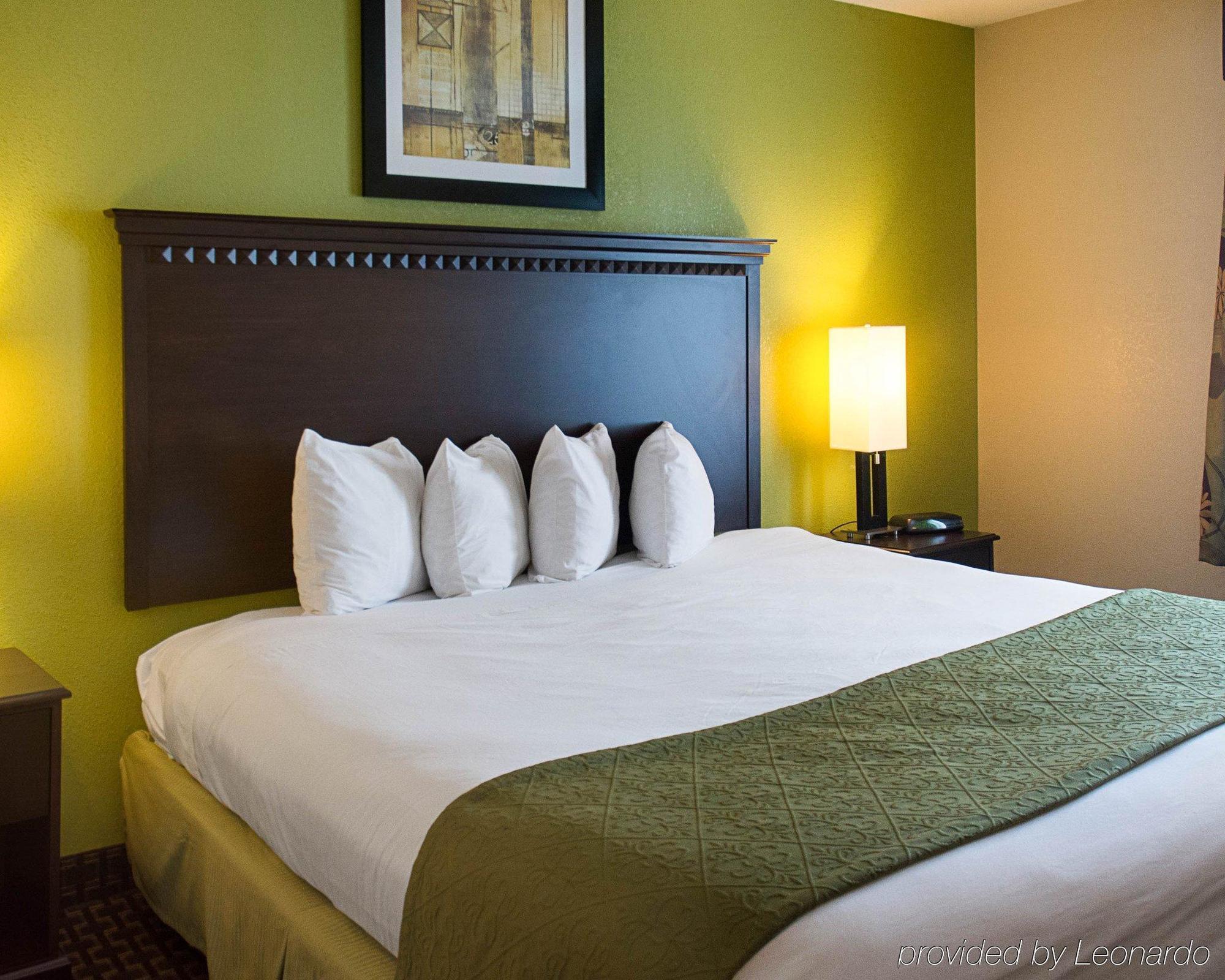 Quality Inn & Suites Quantico Stafford Eksteriør bilde